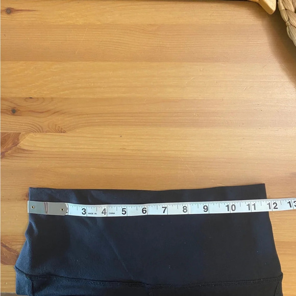 Alo Yoga High-Waist Moto Leggings - Picture 4 of 6